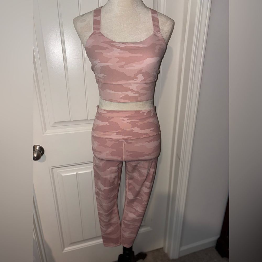Athleta Elation Camo Outfit - Pink Camo